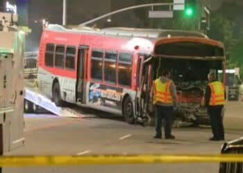 Los Angeles Metro bus hijacked and chased by police